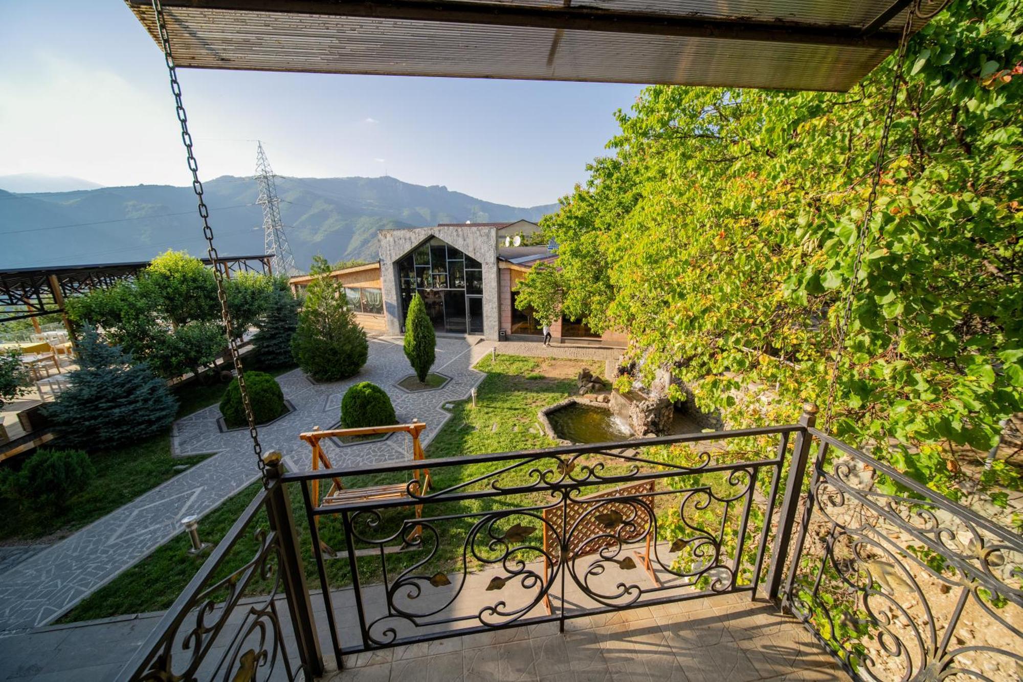Kefilyan Family Hotel Szanain Kültér fotó