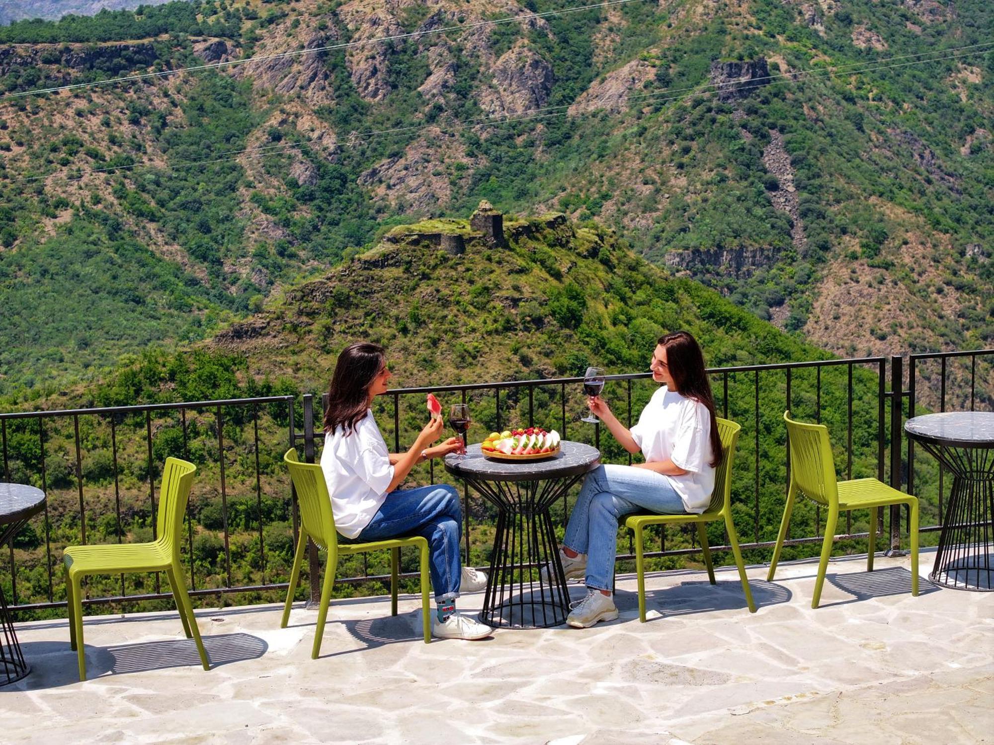 Kefilyan Family Hotel Szanain Kültér fotó