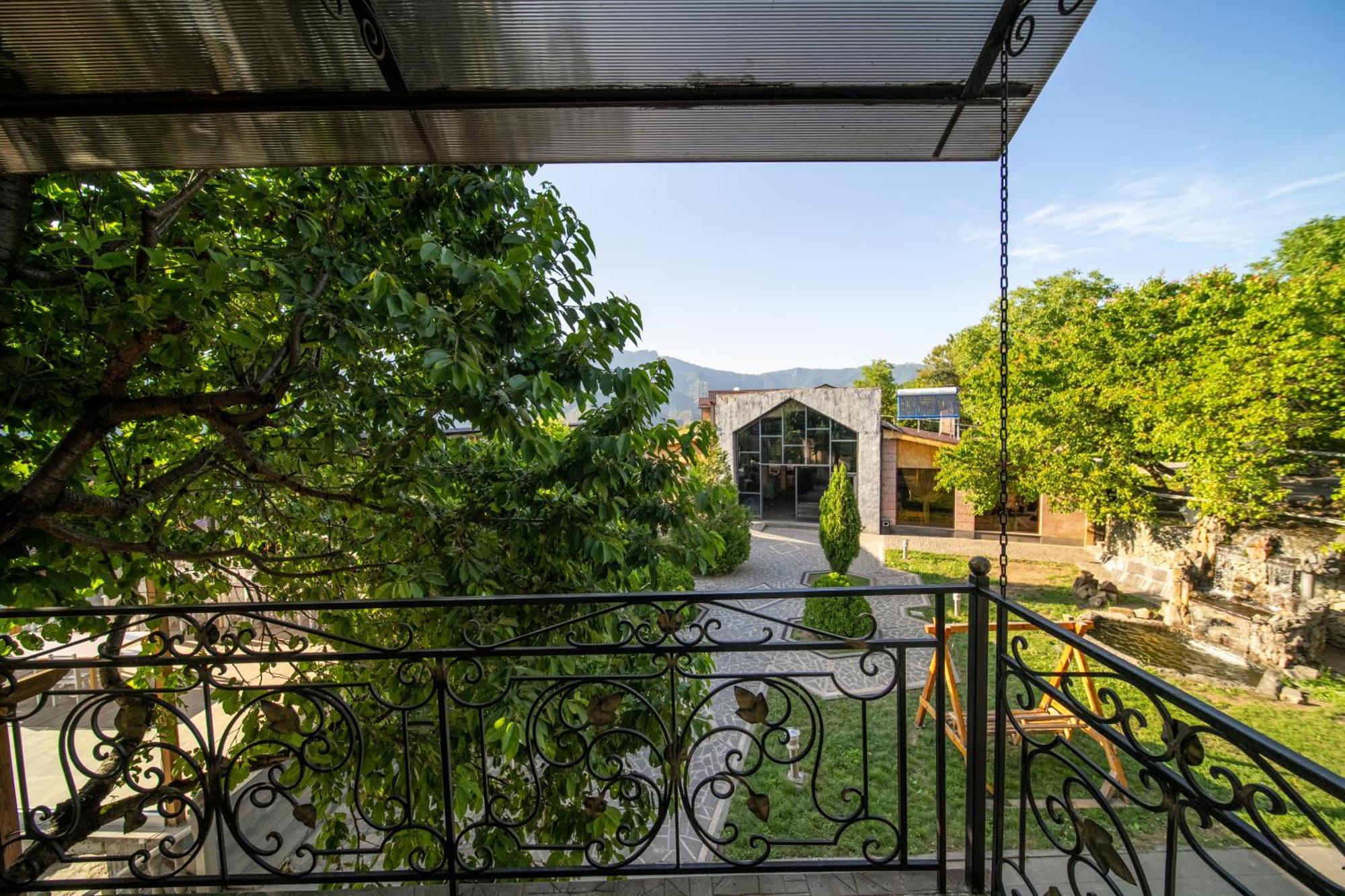 Kefilyan Family Hotel Szanain Kültér fotó